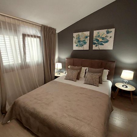 Apartaments Victoria Poreč Eksteriør bilde